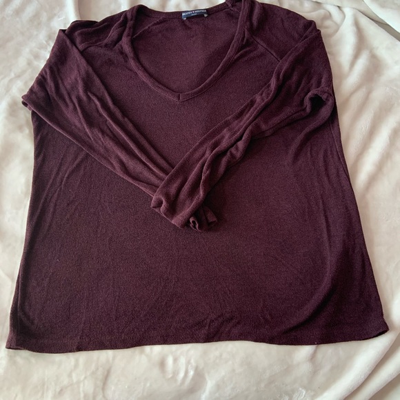 BRANDY MELVILLE V NECK SWEATER - Picture 7 of 7